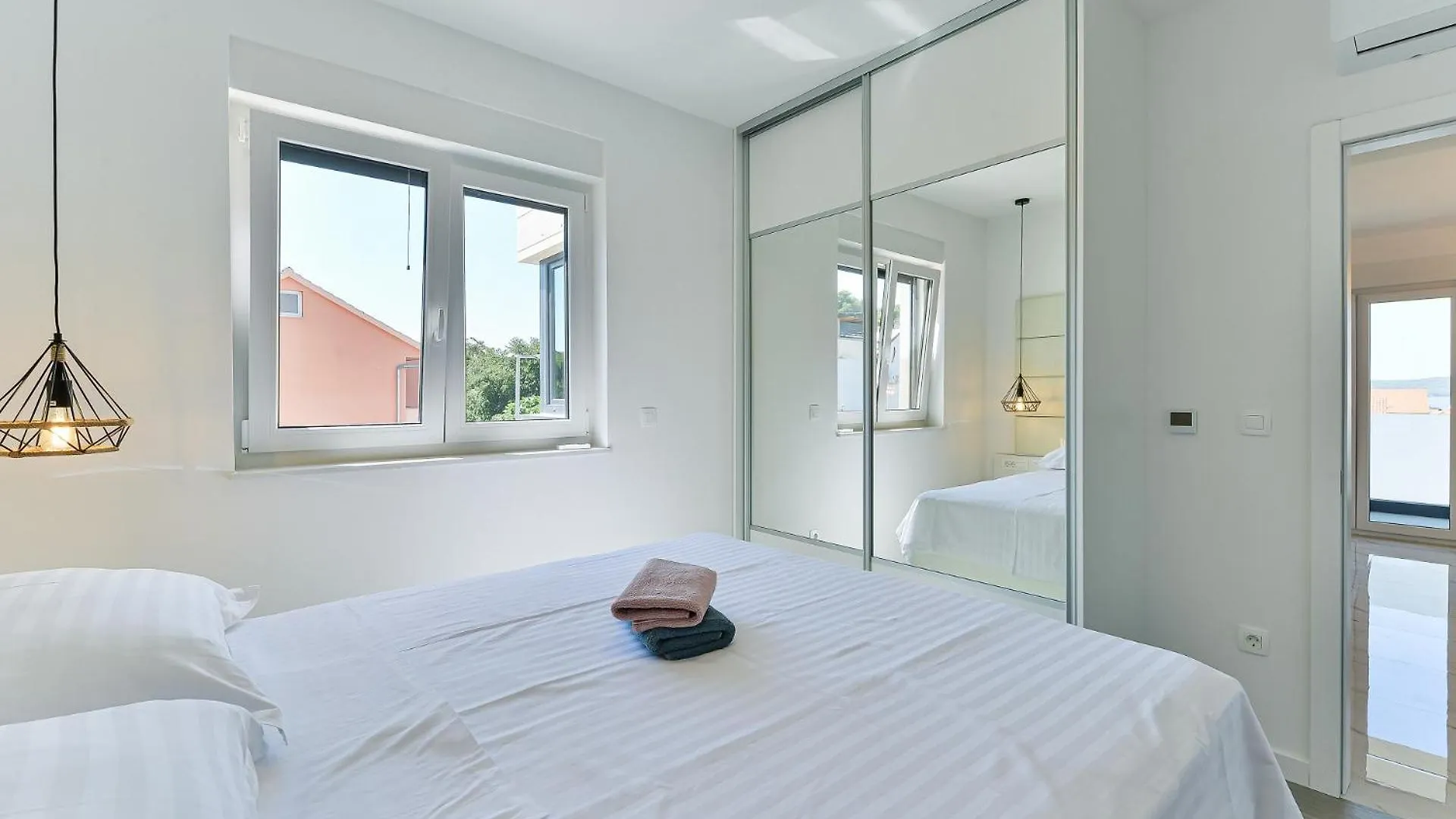 Apartment Villa Div With Pool Bibinje